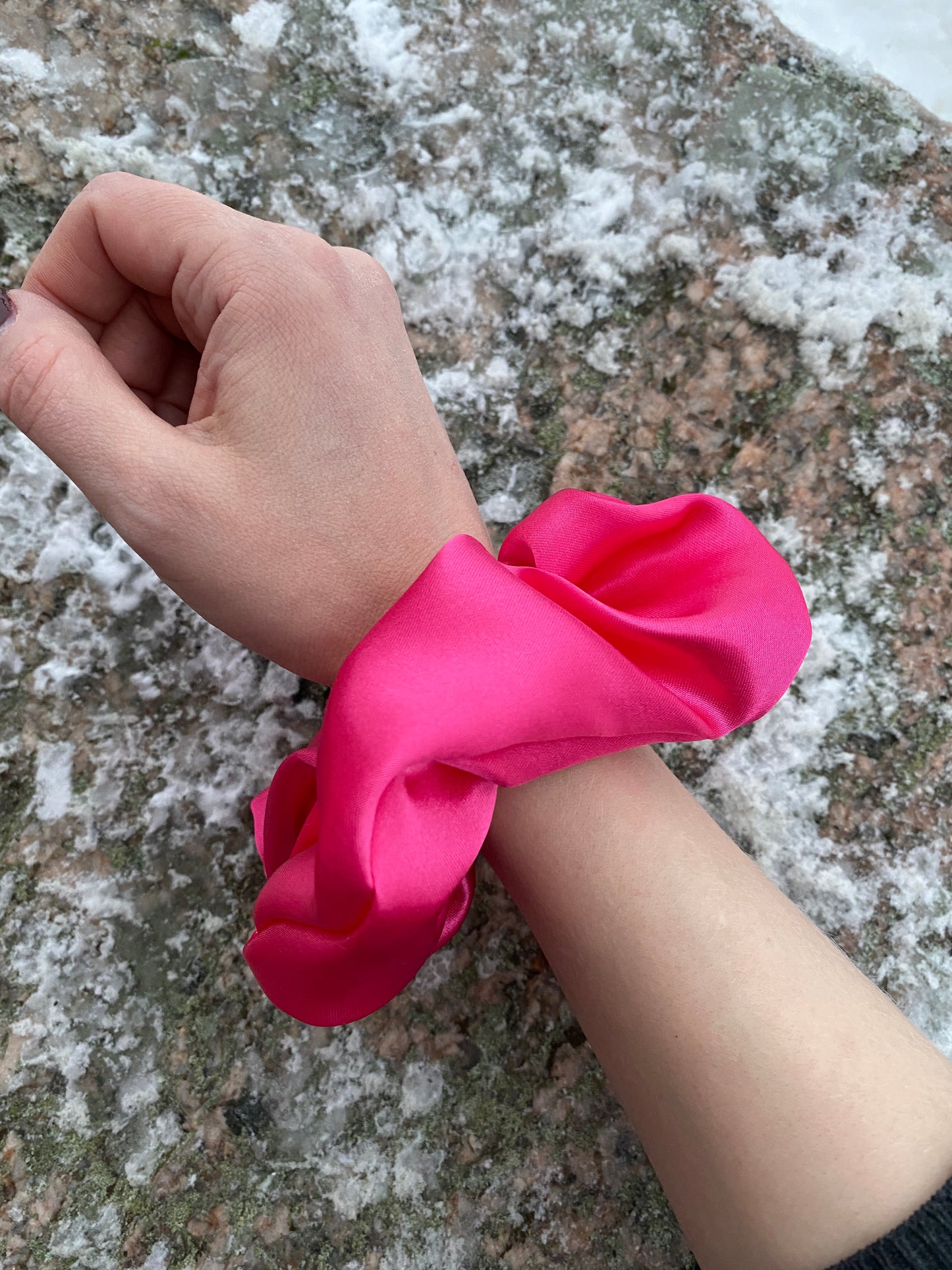 Satiini scrunchie, pinkki